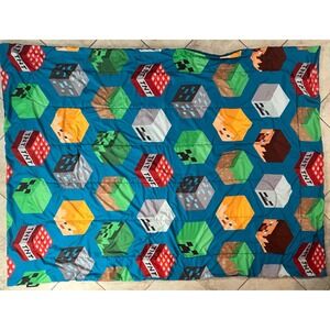 Mojang Minecraft Gaming Bed Comforter Twin Kids Blue Green Blocks TNT‎ 85" x 60"